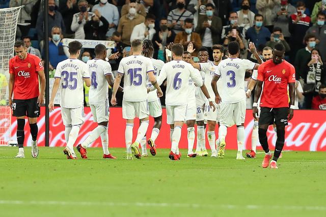 火箭7人上双大胜灰熊 字母空砍38分雄鹿负公牛