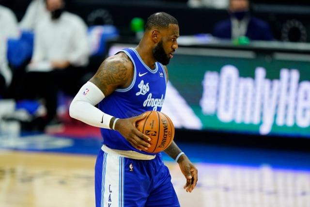 英媒：热刺也有意费耶诺德后卫汉茨科